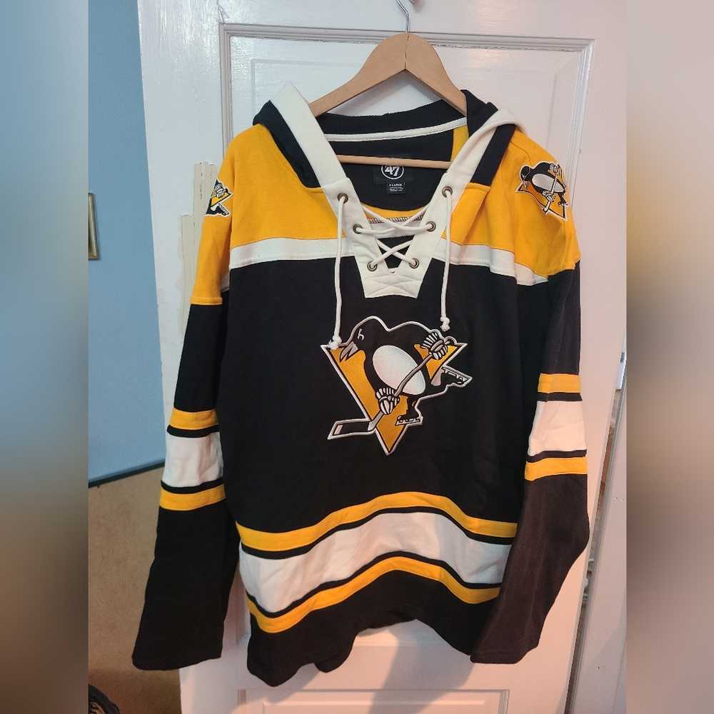 Penguins Jersey NWT